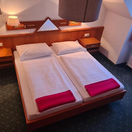 Hotel Jerolitsch 크롬펜돌프 외부 사진