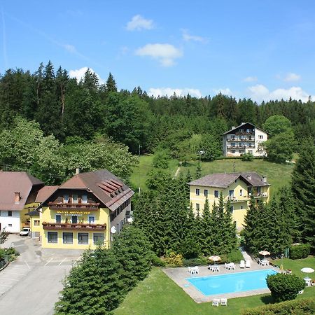 Hotel Jerolitsch 크롬펜돌프 외부 사진