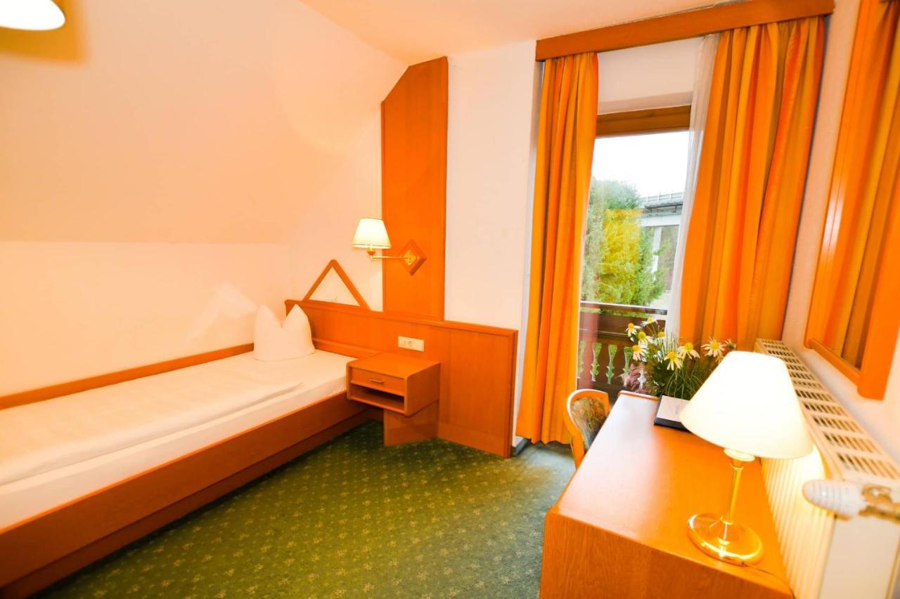 Hotel Jerolitsch 크롬펜돌프 외부 사진