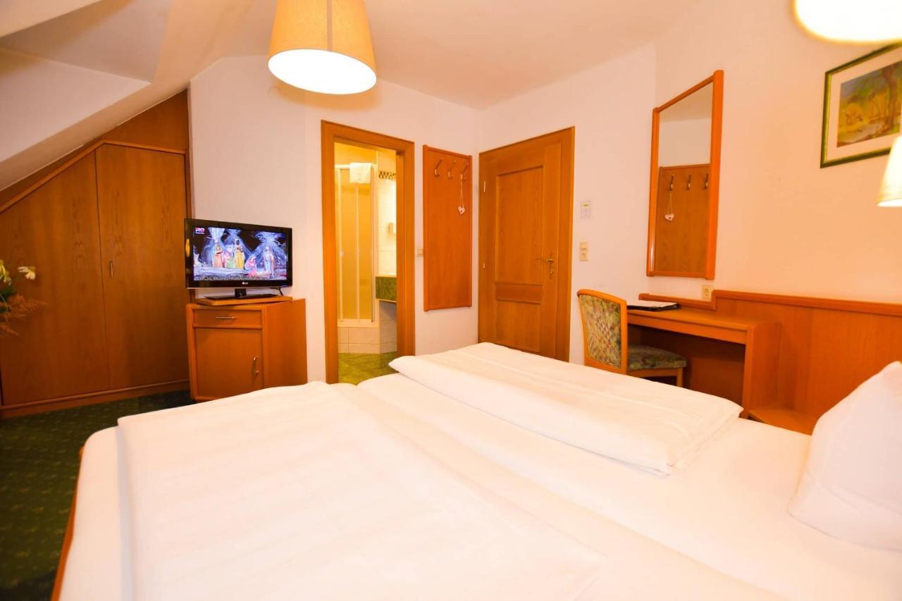 Hotel Jerolitsch 크롬펜돌프 외부 사진
