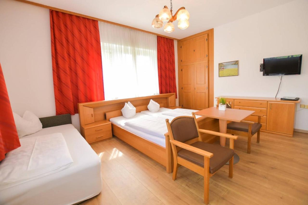 Hotel Jerolitsch 크롬펜돌프 외부 사진