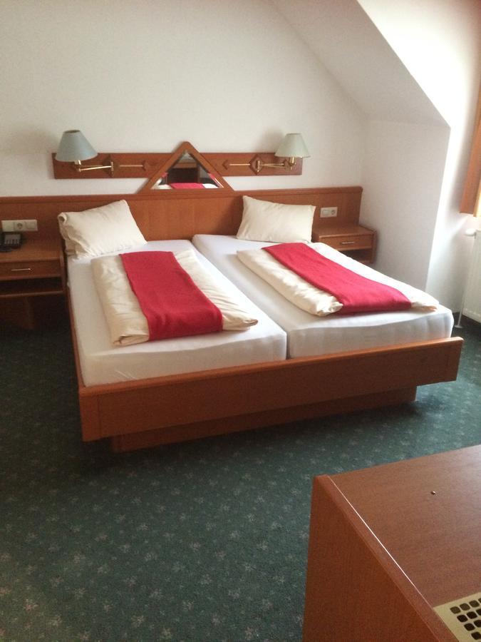 Hotel Jerolitsch 크롬펜돌프 외부 사진