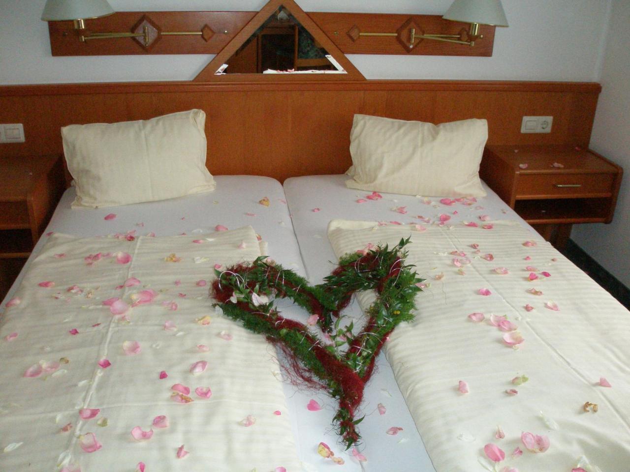 Hotel Jerolitsch 크롬펜돌프 외부 사진
